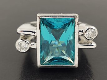 STUNNING STERLING SILVER TEAL BLUE & WHITE CZ ABSTRACT RING