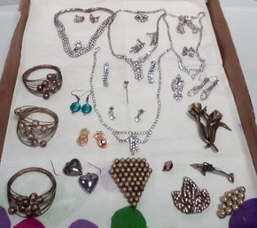 Dazzling 27 Item Vintage Jewelry Collection With Necklace, Earrings, Clip Ons, Pendant, Bracelets & Pins BS/D2