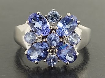 BEAUTIFUL STERLING SILVER TANZANITE CLUSTER RING