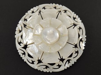 VINTAGE CARVED MOTHER OF PEARL FLOWER BROOCH