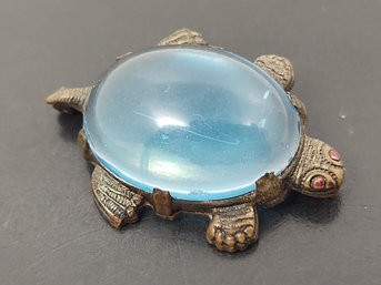 VINTAGE LUCITE JELLY BELLY TURTLE BROOCH