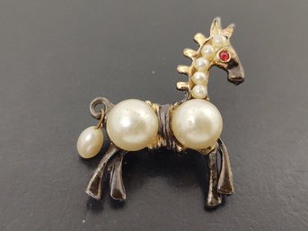 VINTAGE FAUX PEARL HORSE BROOCH