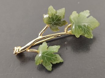 VINTAGE JADE LEAF BROOCH