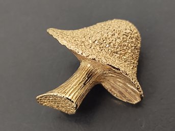 VINTAGE MUSHROOM BROOCH