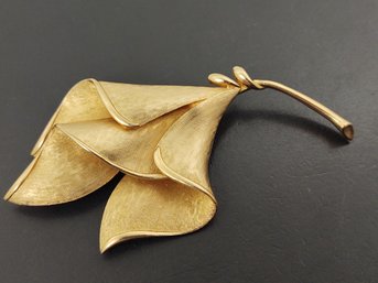 VINTAGE LILY BROOCH