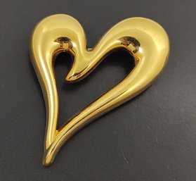 VINTAGE GOLD TONE HEART BROOCH