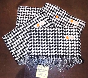 WHOLSALERS CLOSEOUT - BRAND NEW LOT OF 4 CASHMERE FEEL DESIGNER STYLE SCARVES - $80.00 RETAIL - LOT # 18