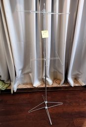 2 TIER RETAIL METAL RACK # 1 - LIKE NEW - NO SHIPPING