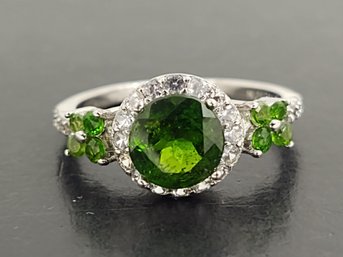 BEAUTIFUL STERLING SILVER CHROME DIOPSIDE & WHITE TOPAZ RING