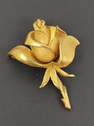 VINTAGE TRIFARI GOLD TONE ROSE FLOWER BROOCH