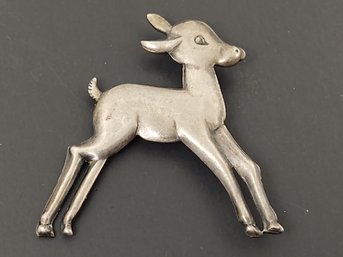 VINTAGE STERLING SILVER FAWN BABY DEER BROOCH