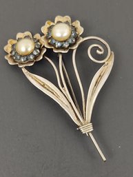 VINTAGE STERILNG SILVER RHINESTONE FAUX PEARL FLOWER BROOCH