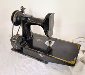 Singer Collectible  Vintage / Antique Sewing Machine - Popular For Quilting