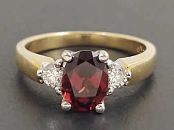 VINTAGE 14K GOLD GARNET & DIAMOND RING