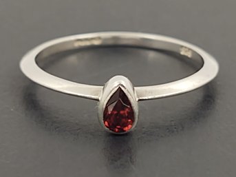 VINTAGE JANICE GIRARDI STERLING SILVER GARNET STACKABLE RING