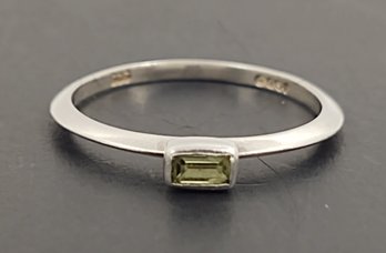 VINTAGE JANICE GIRARDI STERLING SILVER PERIDOT STACKABLE RING