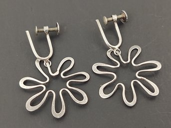 VINTAGE MID CENTURY MODERNIST DESIGNER STERLING SILVER FLOWER EARRINGS