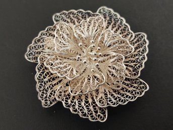 VINTAGE STERLING SILVER FILIGREE FLOWER BROOCH