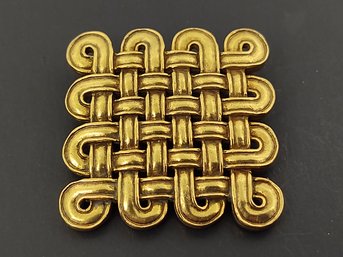 VINTAGE SIGNED MMA GOLD TONED CELTIC WEAVE BROOCH