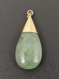 VINTAGE CHINESE 14K GOLD JADE TEAR DROP PENDANT