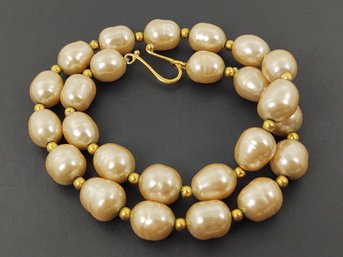 BEAUTIFUL 1991 MMA FAUX PEARL BEADED NECKLACE