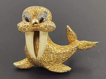 VINTAGE DESIGNER JOMAZ GOLD TONE RHINESTONE & ENAMEL WALRUS BROOCH