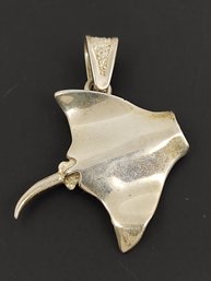 VINTAGE MEXICAN STERLING SILVER STING RAY PENDANT