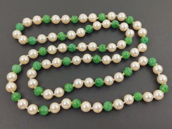 VINTAGE CHINESE FAUX PEARL & FAUX JADE BEADED NECKLACE