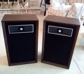 Large Speakers - Back Reads M567 & 333098 - Part Of The Miida Home Stereo System    LR