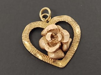 SMALL VINTAGE TWO TONED 10K GOLD FLOWER HEART CHARM PENDANT