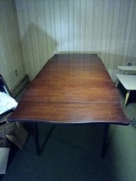 Vintage Dual Drop Leaf Table With 4 Additional 1 Ft Wide Leaves    /Bsmt