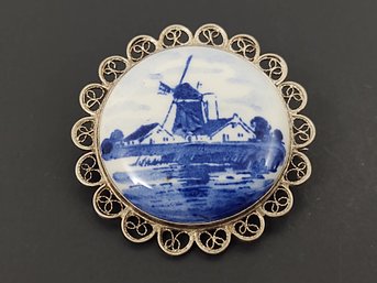 VINTAGE STERLING SILVER FILIGREE DELFT WINDMILL BROOCH