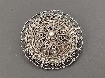 VINTAGE STERLING SILVER FILIGRE ETRUSCAN REVIVAL STYLE BROOCH