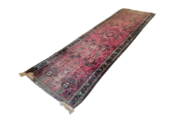 Vintage Kilim Style Runner Rug / Carpet