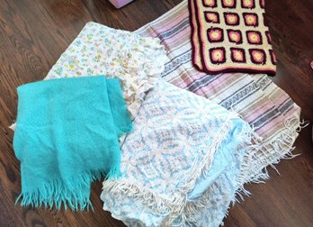 Vintage Bedspreads And Blankets Lot