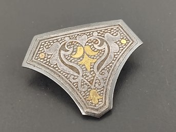 ANTIQUE MIDDLE EASTERN STYLE DAMASCENE PIN