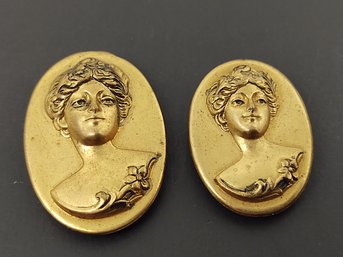 PAIR OF ANTIQUE GOLD TONE WOMAN DRESS CLIPS