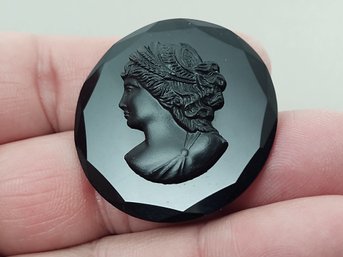 ANTIQUE MOLDED BLACK GLASS CAMEO & JET MOURNING BROOCH