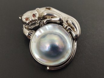 STUNNING STERLING SILVER MABE PEARL PANTHER BROOCH W/ CITRINE EYES