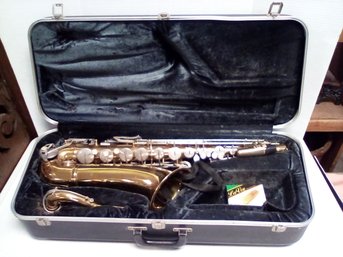 CONN 16M Saxophone #11239787 With Precision Mouthpiece, 4 La Voz Tenor Sax Reeds & Case           RC/CVBKA