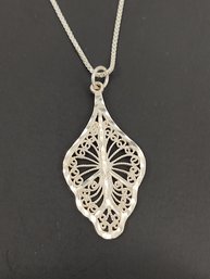 BEAUTIFUL STERLING SILVER FILIGREE PENDANT NECKLACE