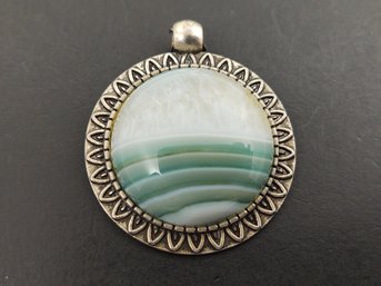 STUNNING BANDED AGATE PENDANT
