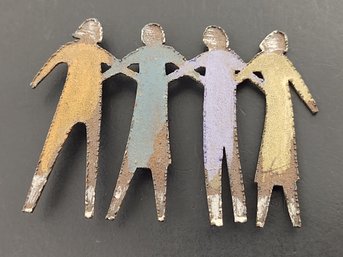 VINTAGE CUT-OUT PAINTED FAMILY PEOPLE BROOCH
