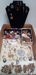 Jewelry & Button Lot For Crafts - Broken Or Single Pieces - Large Selection TA/A3