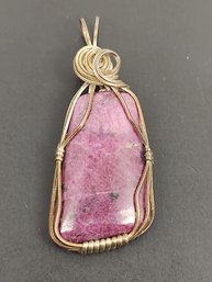 VINTAGE ARTISAN MADE STERLING SILVER POLISHED RUBY ZOISITE PENDANT