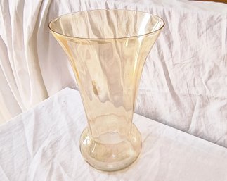 Beautiful Italian Vase In Fine Glass With An Iridescent Finish