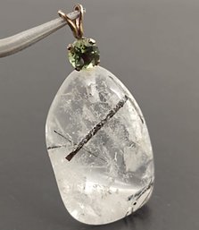 STUNNING VINTAGE 10K GOLD RUTILATED QUARTZ & GREEN TOURMALINE PENDANT