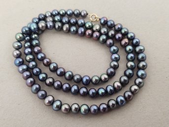 VINTAGE 14K GOLD 5mM BLACK / GREY PEARL NECKLACE