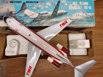 1960s Battery Operated TWA Douglas DC-9 Airliner Plane In Original Box Made In Japan