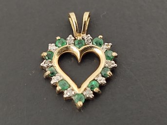 SMALL VINTAGE 10K GOLD EMERALD & DIAMOND HEART PENDANT